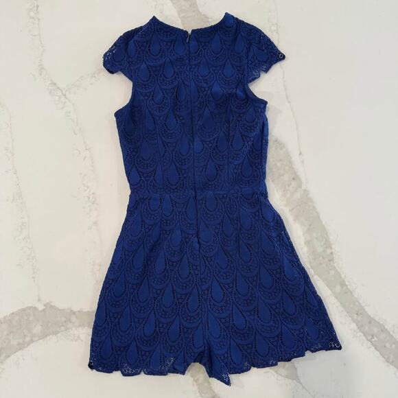 Francesca's Lace Romper Short Jumpsuit Women's XS V-Neck Lined Blue Lace Zip Up - Picture 5 of 7
